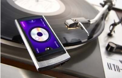 Chùm-ảnh:-Cô-nàng-“đỏm-dáng”-Samsung-Yepp-R1