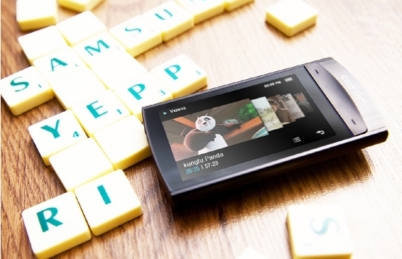 Chùm-ảnh:-Cô-nàng-“đỏm-dáng”-Samsung-Yepp-R1