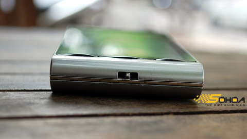 Sony-Ericsson-Satio-tại-Hà-Nội