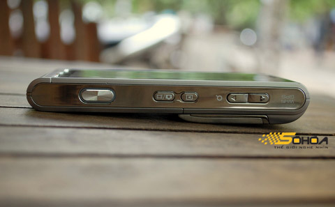 Sony-Ericsson-Satio-tại-Hà-Nội