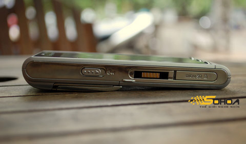 Sony-Ericsson-Satio-tại-Hà-Nội