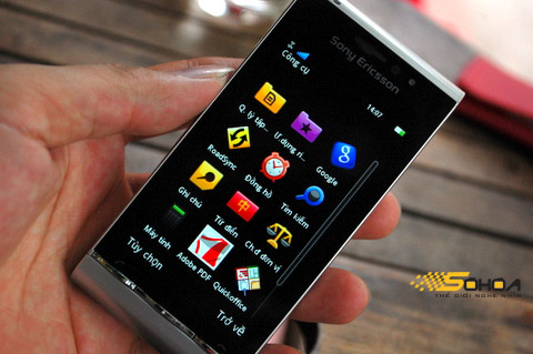 Sony-Ericsson-Satio-tại-Hà-Nội
