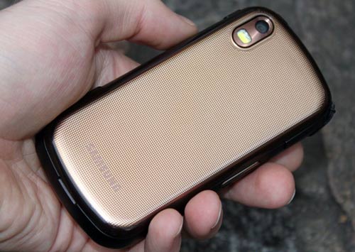 Samsung-Giorgio-Armani-B7620:-Đẳng-cấp-hàng-hiệu
