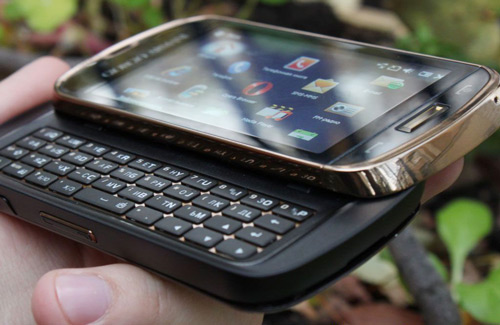 Samsung-Giorgio-Armani-B7620:-Đẳng-cấp-hàng-hiệu