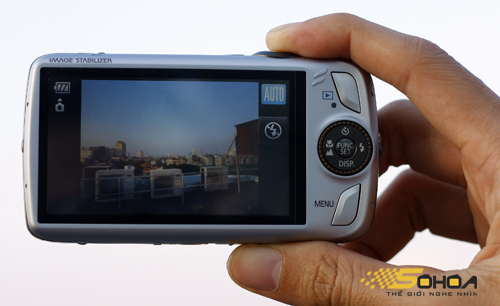 Camera-cảm-ứng-đầu-tiên-của-Canon