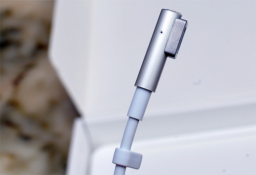 Mổ-xẻ-Apple-Macbook-nhựa-Unibody Mổ-xẻ-Apple-Macbook-nhựa-Unibody