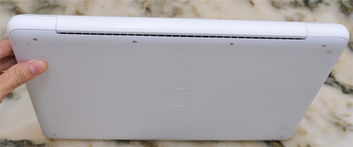 Mổ-xẻ-Apple-Macbook-nhựa-Unibody Mổ-xẻ-Apple-Macbook-nhựa-Unibody