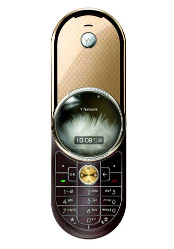 Motorola-Aura-được-đính-30-viên-kim-cương