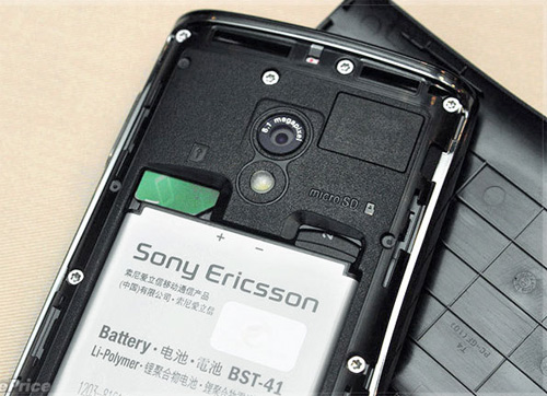 Sony-Ericsson-Xperia-X10:-Dế-Android-khủng-nhất