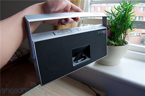 Loa-'xách-tay'-cho-iPhone