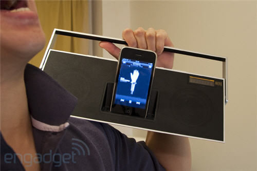 Loa-'xách-tay'-cho-iPhone