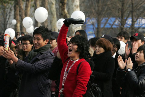 Hàn-Quốc-cuồng-nhiệt-đón-iPhone