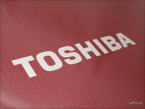 Toshiba-Portégé-T110-sắc-đỏ-quyến-rũ