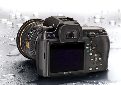 DSLR-chuyên-trị-ánh-sáng-yếu