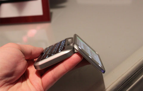 Motorola-Backflip-bàn-phím-lật