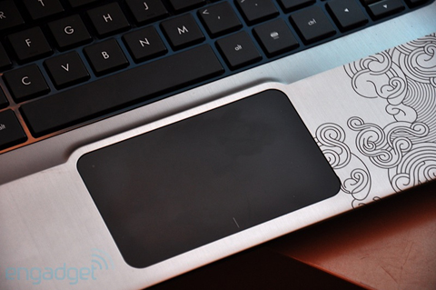 Hình-ảnh-thực-tế-HP-TouchSmart-TM2