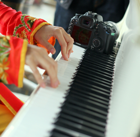 MC-Mỹ-Lan-duyên-dáng-với-Canon-7D