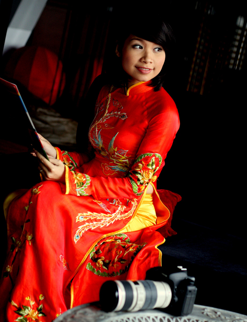 MC-Mỹ-Lan-duyên-dáng-với-Canon-7D