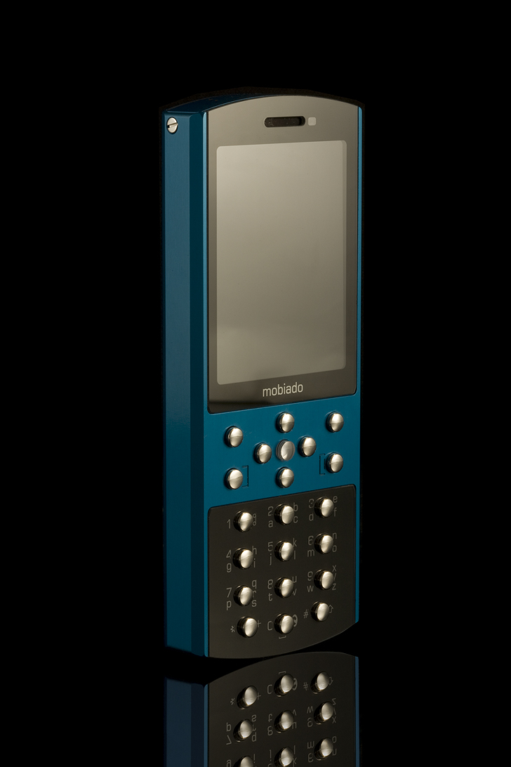 Mobiado-giới-thiệu-Classic-712ZAF