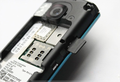 Rực-rỡ-Nokia-6700-Slide