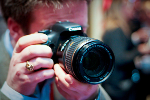 Thực-tế-Canon-EOS-550D