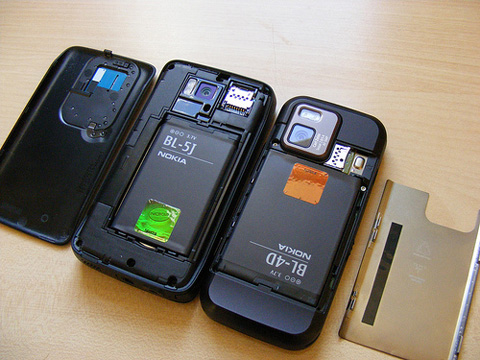 Nokia-N97-Mini-bên-cạnh-N900