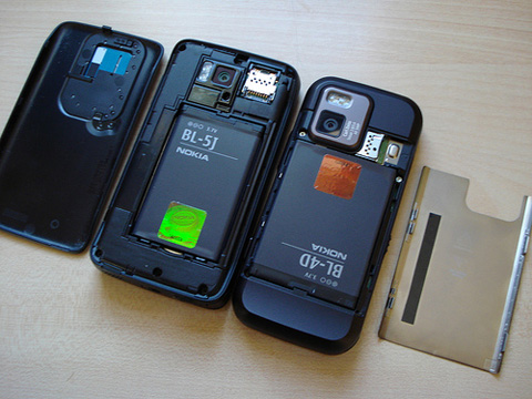 Nokia-N97-Mini-bên-cạnh-N900