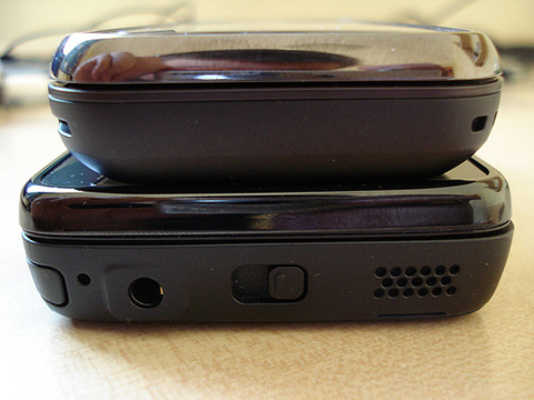 Nokia-N97-Mini-bên-cạnh-N900