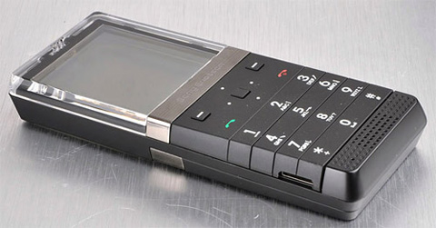 Điện-thoại-trong-suốt-của-Sony-Ericsson-bị-'nhái'