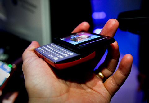 Hình-ảnh-Sony-Ericsson-Xperia-X10-Mini-Pro