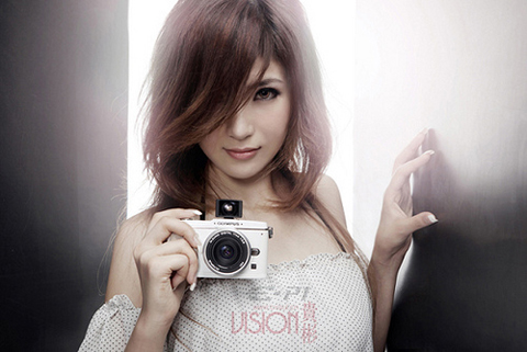 Người-đẹp-bên-Olympus-E-P1-và-E-P2