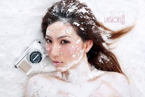 Người-đẹp-bên-Olympus-E-P1-và-E-P2