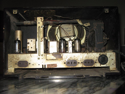 Chơi-đài-radio-cổ