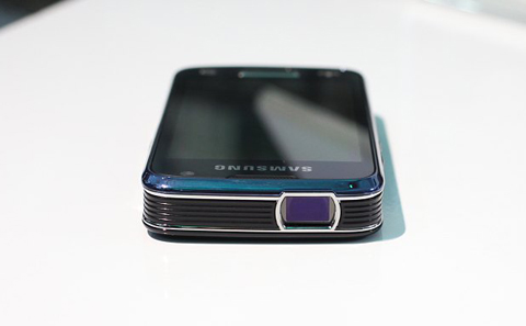 Di-động-máy-chiếu-Samsung-Beam