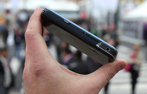 Di-động-máy-chiếu-Samsung-Beam