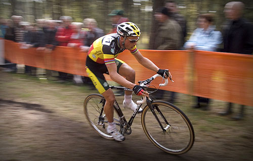 Tìm-hiểu-về-lia-máy