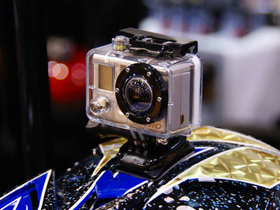 Treo-máy-ảnh-vào-chùm-bóng-bay-để-chụp-Hồ-Gươm