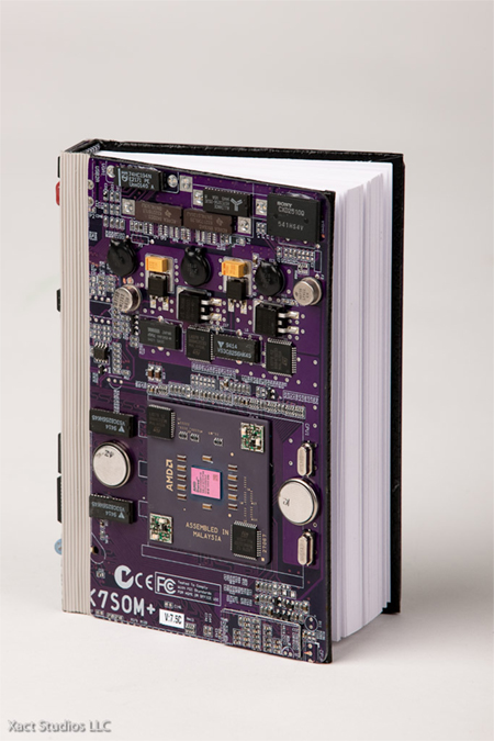 Tác-phẩm-nghệ-thuật-làm-từ-bản-mạch-in-cũ