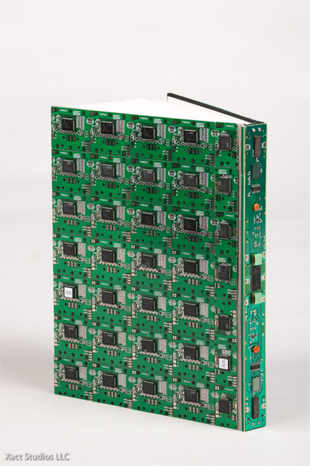 Tác-phẩm-nghệ-thuật-làm-từ-bản-mạch-in-cũ