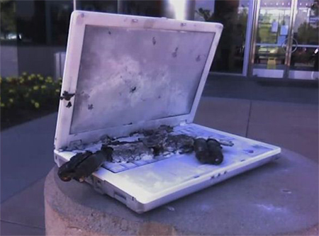 Những-vụ-hỏng-laptop-'kinh-dị'-nhất