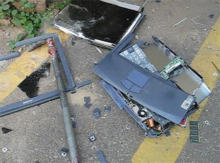 Những-vụ-hỏng-laptop-'kinh-dị'-nhất