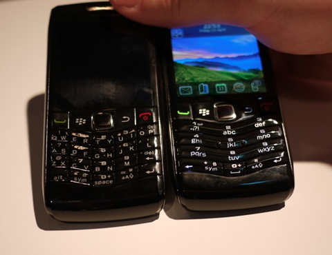 BlackBerry-Pearl-3G-nhỏ-gọn