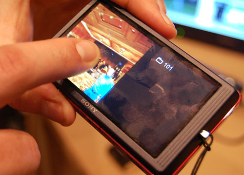 Sony-Cybershot-TX7-mỏng-mà-mạnh