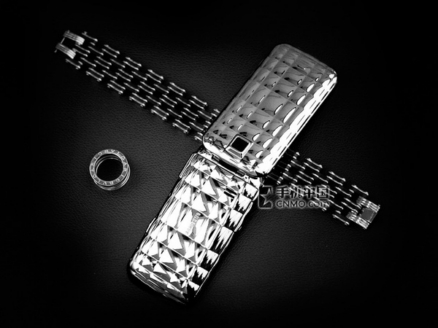 Kiều-nữ-dáng-gập-long-lanh-Samsung-Diva-S5150