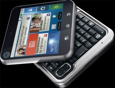 Điện-thoại-hình-vuông-của-Motorola-xuất-hiện