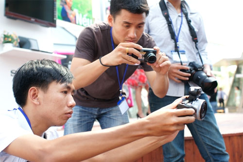 Sony-NEX-5,-NEX-3-sẽ-có-giá-từ-12-triệu-đồng