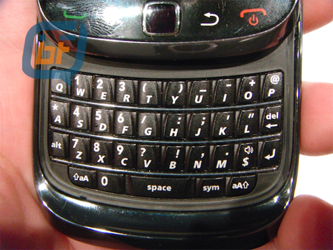 BlackBerry-9800-màn-hình-cảm-ứng-và-bàn-phím-trượt BlackBerry-9800-màn-hình-cảm-ứng-và-bàn-phím-trượt