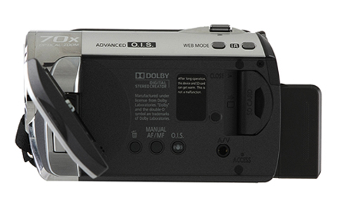 Panasonic-SDR-H80,-không-chạy-theo-mốt