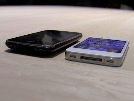 iPhone 4 đọ dáng với iPhone 2G và 3GS iPhone 4 đọ dáng với iPhone 2G và 3GS