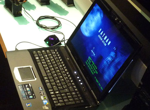 Toshiba Qosmio X500 màn hình 18,4 inch.